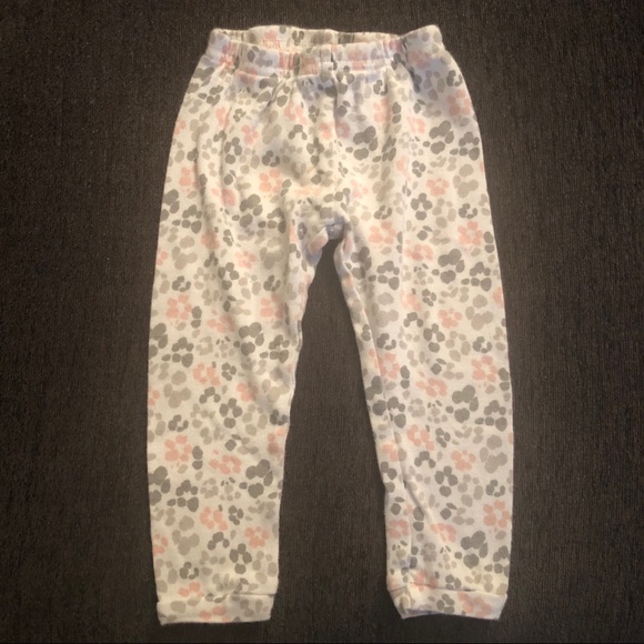 Two Pairs of Girls Carter’s Super Cat/Leopard Paj… - Picture 8 of 8